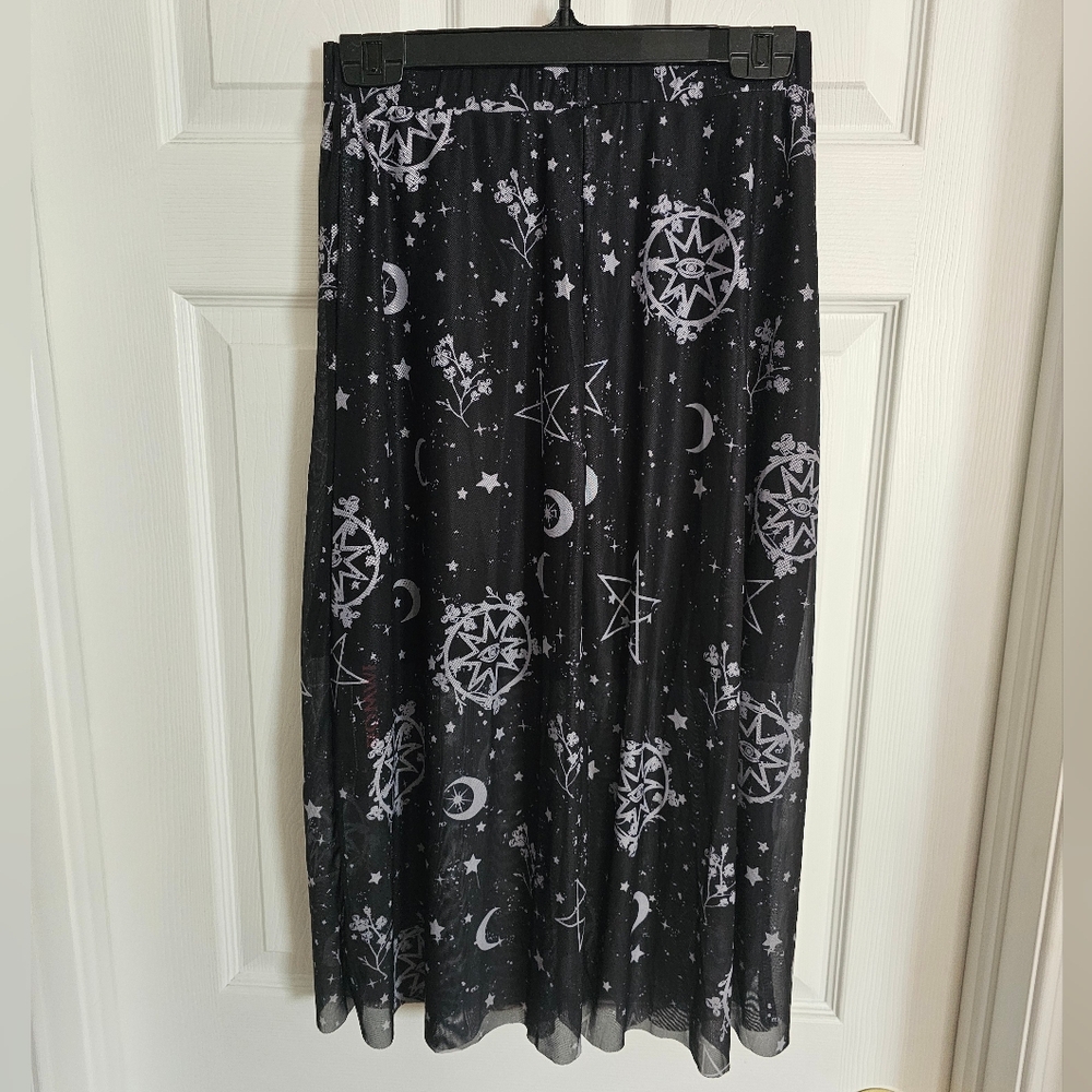 Women's Black and White Starry Skirt - Picture 6 of 8